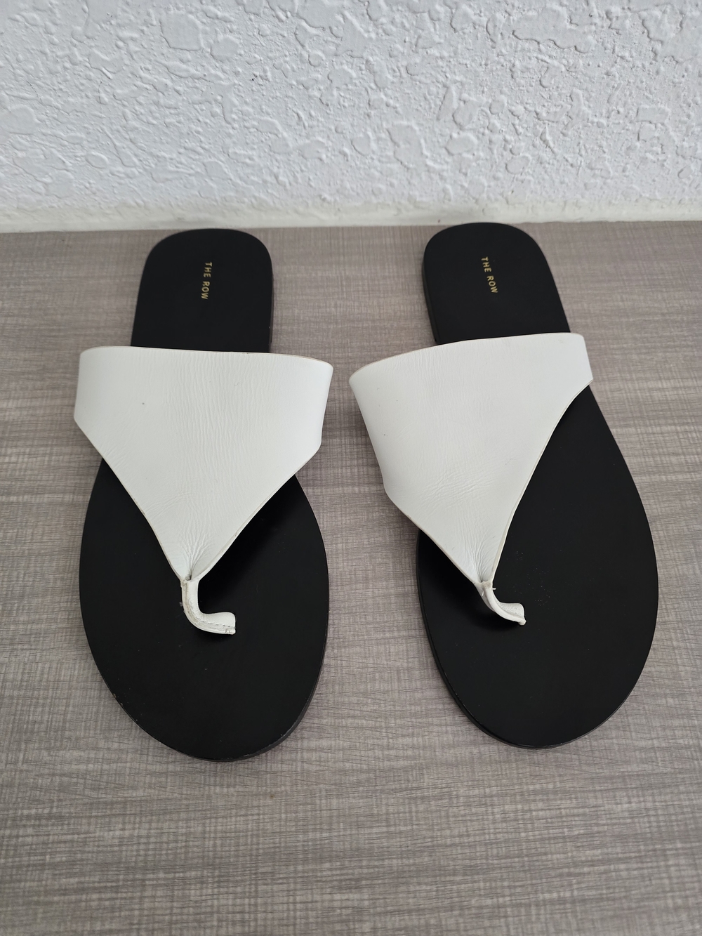 THE ROW White Leather Avery Flat Thong Sandals EU 40